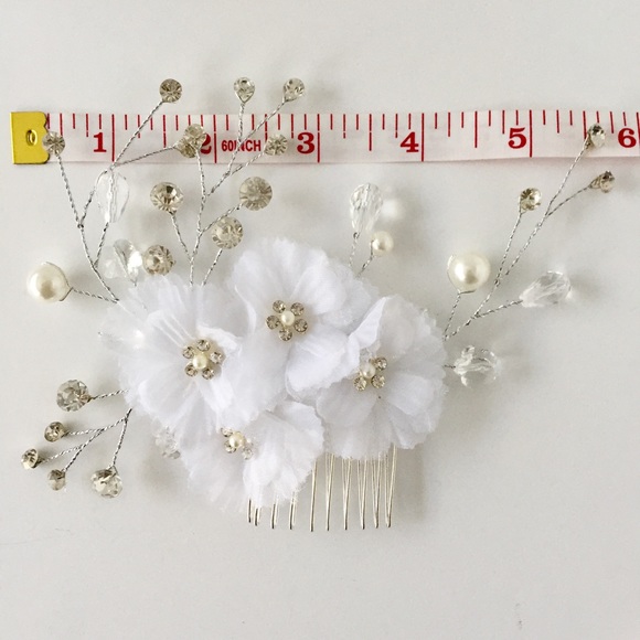 NEW FLORAL SILVER GEM BRIDAL WEDDING HAIR COMB - Picture 2 of 6